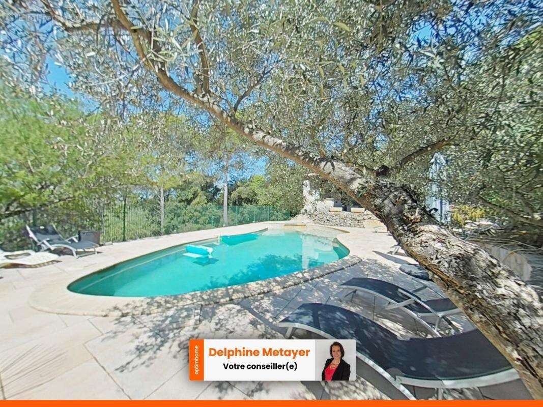 Lorgues (83510) – Elégance Provençale, Vue Panoramique & Piscine - photo 20