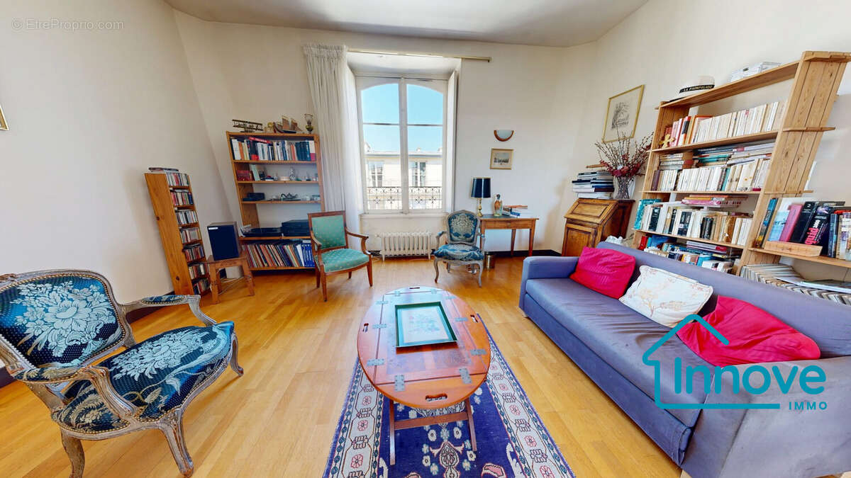 Appartement à VERSAILLES