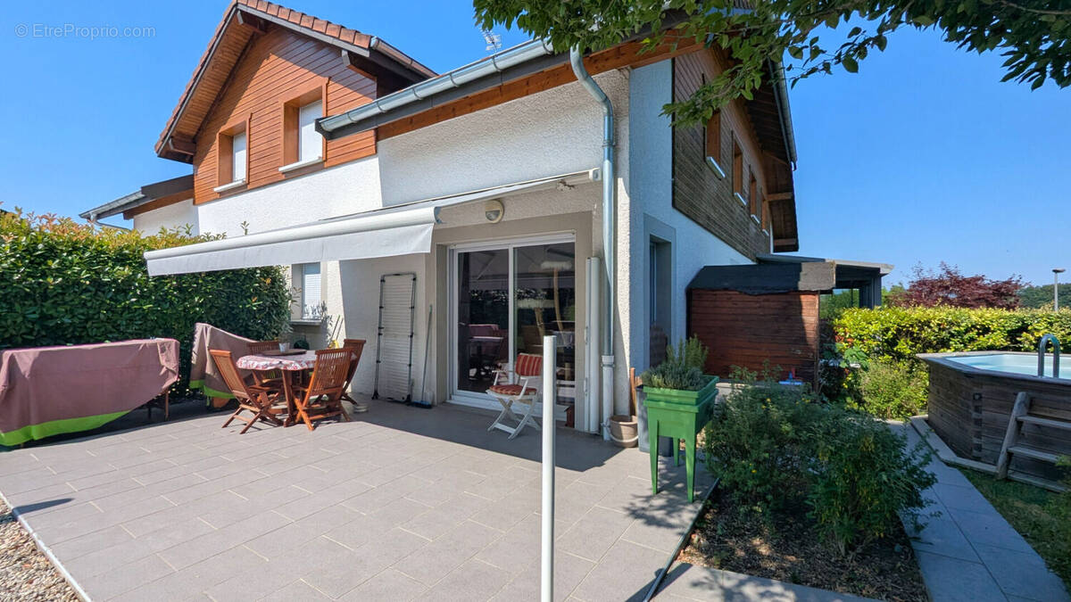 Appartement à SEYNOD