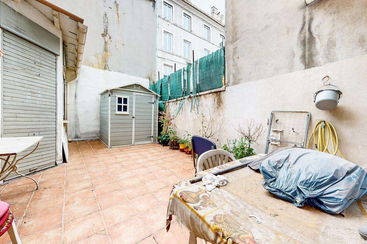 Appartement à MARSEILLE-1E