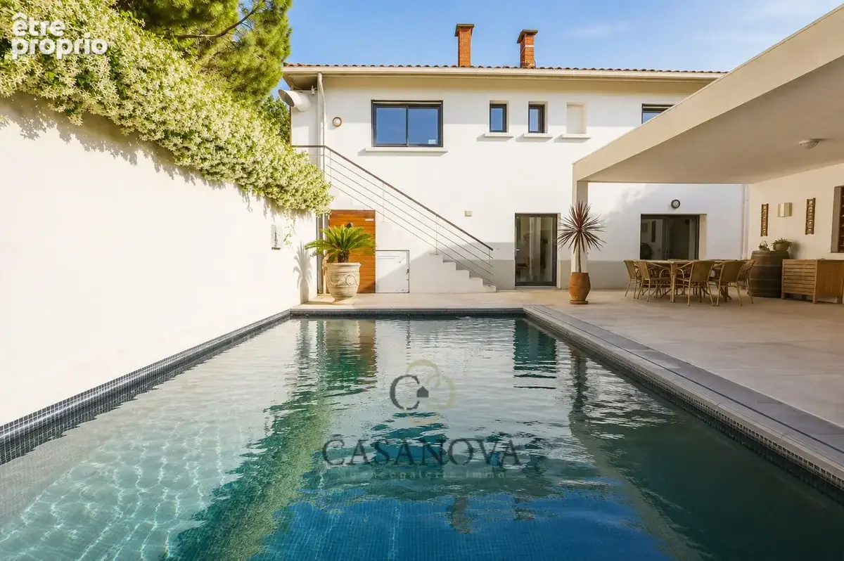 Maison familiale rénovée avec piscine, dépendance et jardin paysager à Castelnau-le-Lez - photo 5