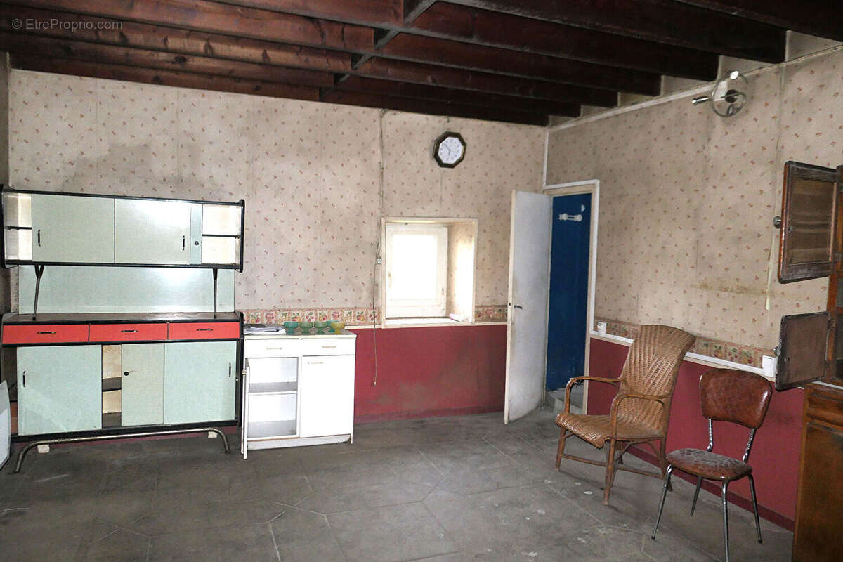 Maison à SAINT-CYR-DU-BAILLEUL