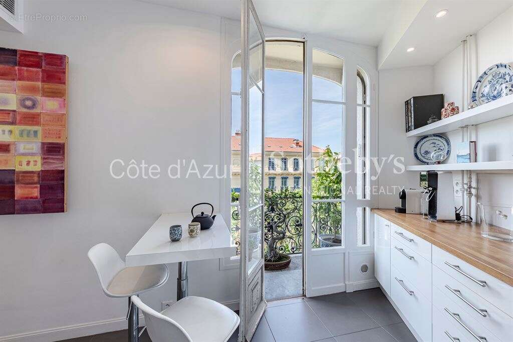 Nice Victor Hugo appartement 3 pièces 112 m² rénové avec bow windows vue jardin proche mer - photo 7