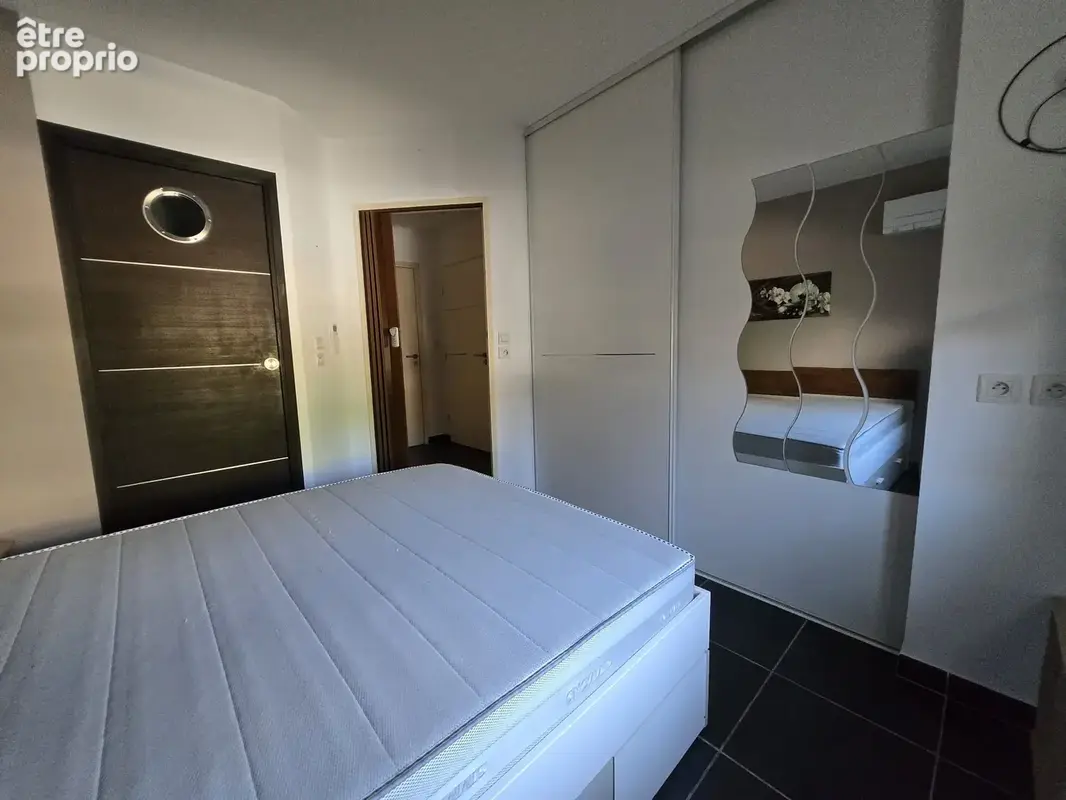 Appartement T2 avec terrasse et parking privatif - photo 5