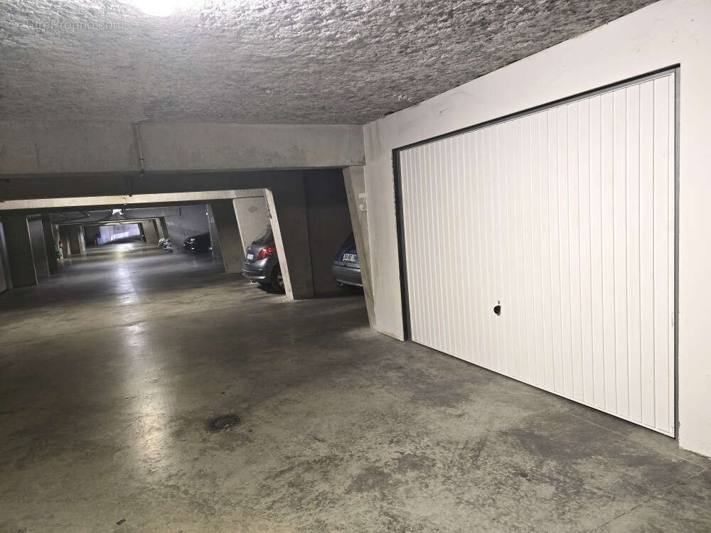 Superbe T3 - Loggia - Grand Garage - Proche Arènes et Gare. - photo 11