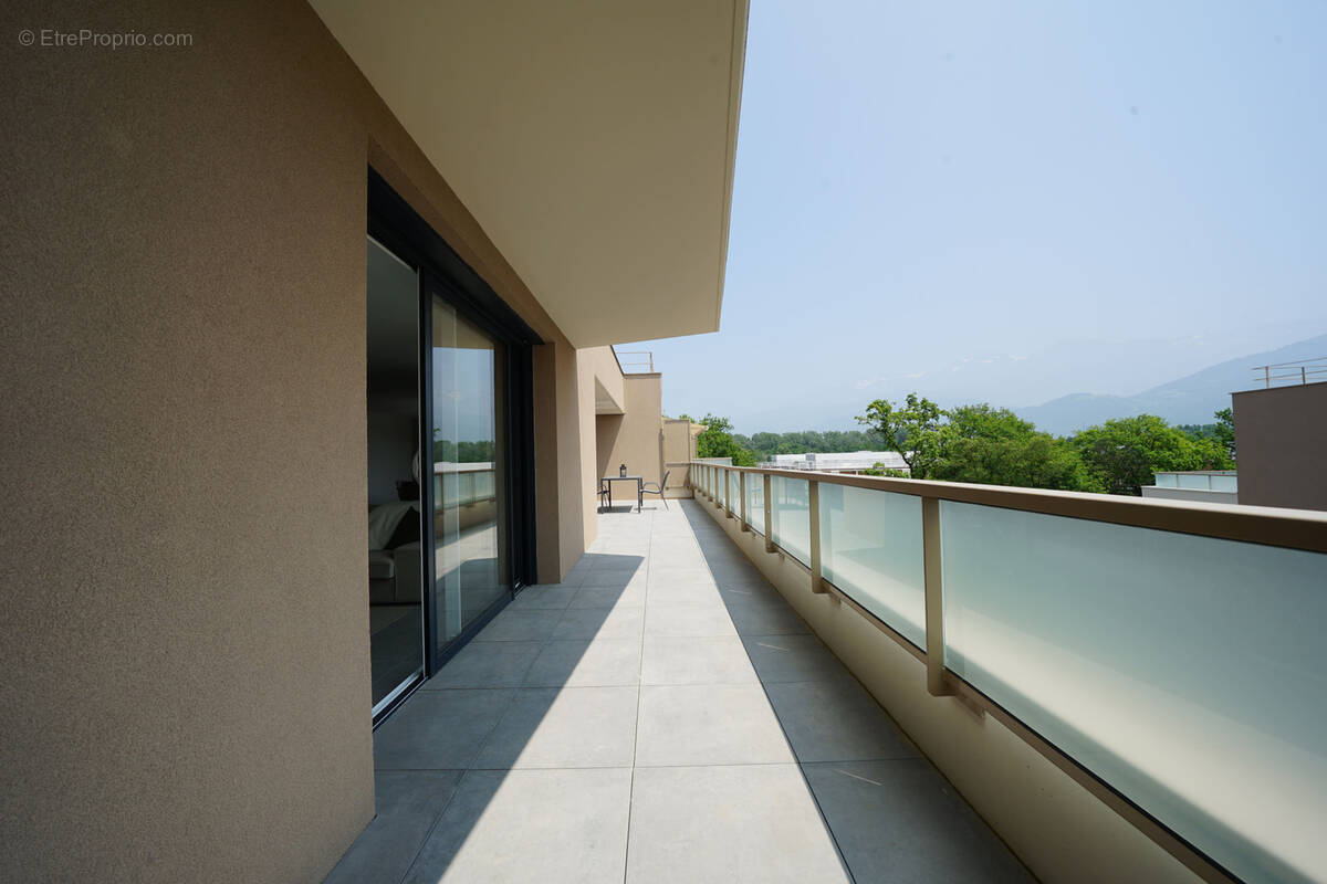 Appartement à MEYLAN