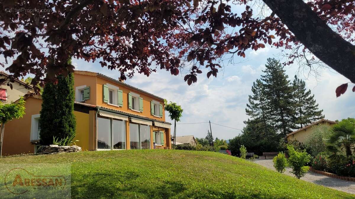 Maison 144 m² à Lagrand  - photo 2