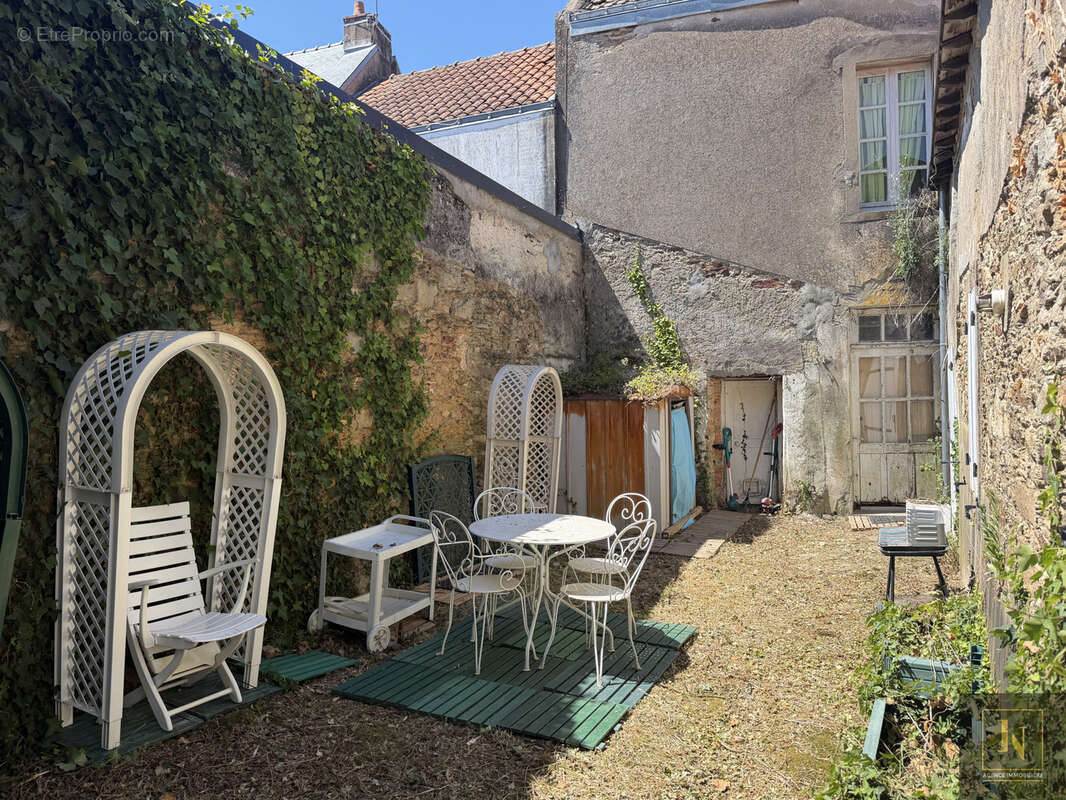 Saint-Père-en-Retz - maison 4 chambres en plein bourg - photo 3