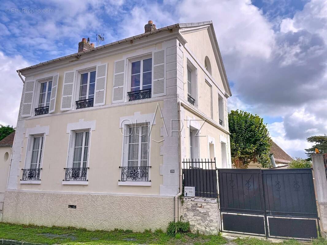Maison à MARINES