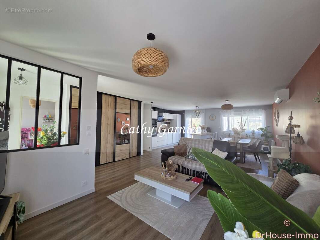 Maison 90 m² à Jaunay-Clan  - photo 11