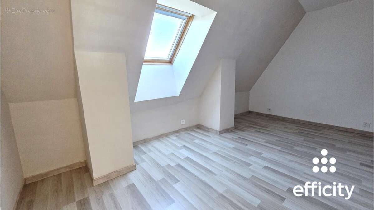 Maison 96 m² à Bais  - photo 11