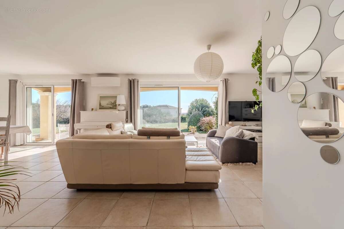 Maison à SAINT-GILLES