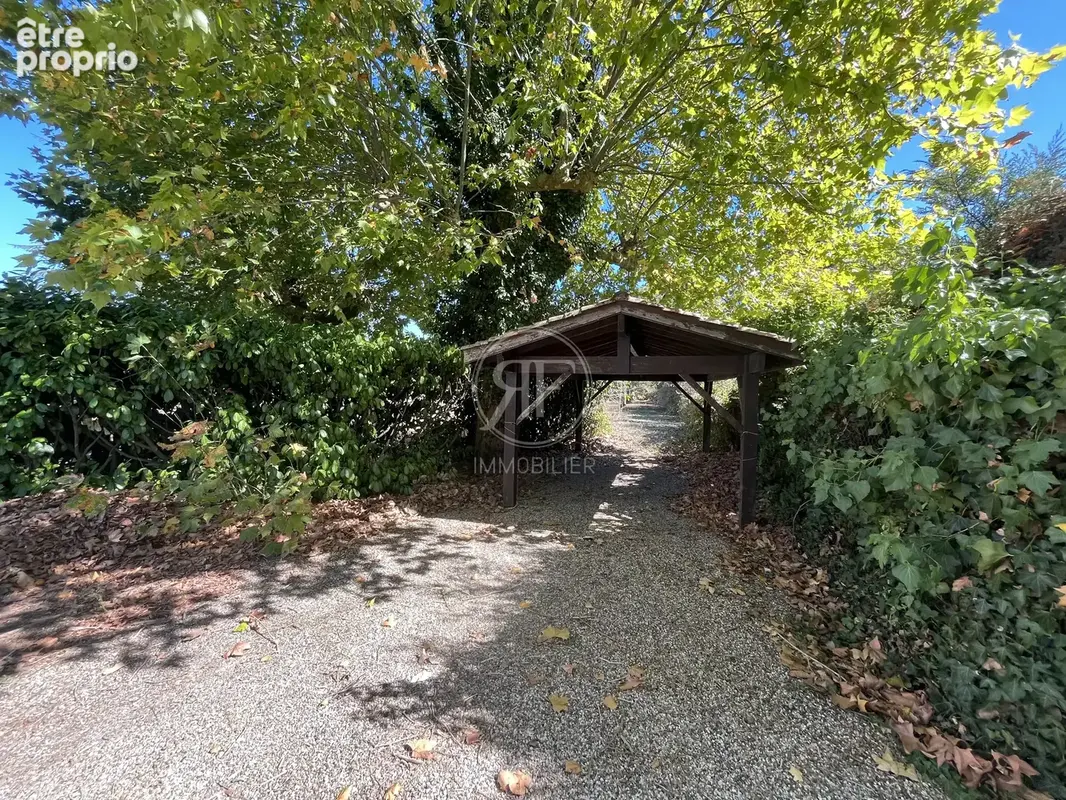Maison en pierre avec dépendances et terrain de plus de 6 700 m² - photo 20