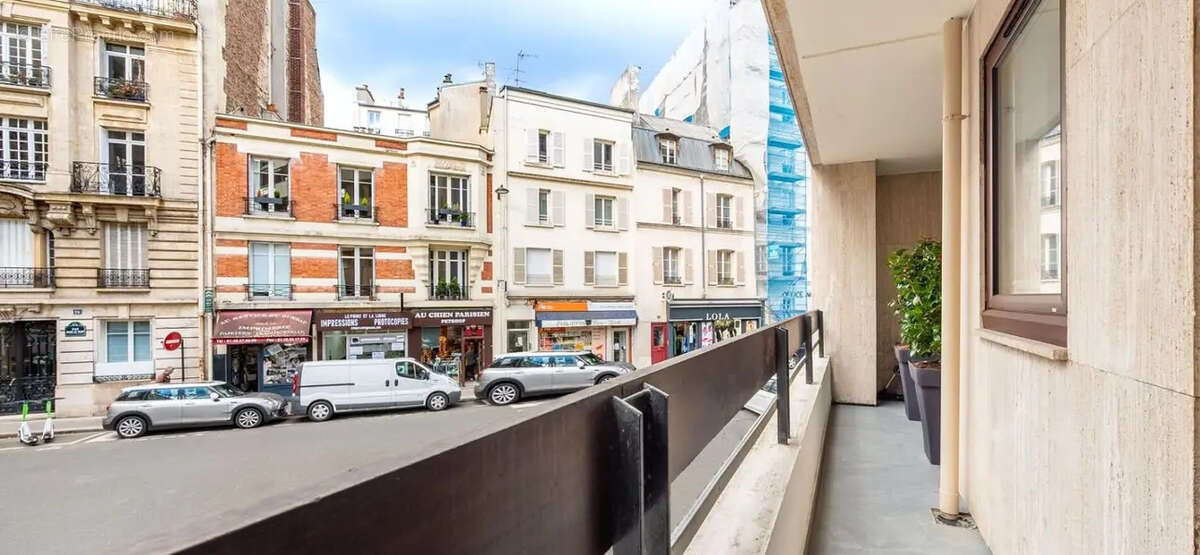 Appartement à PARIS-16E