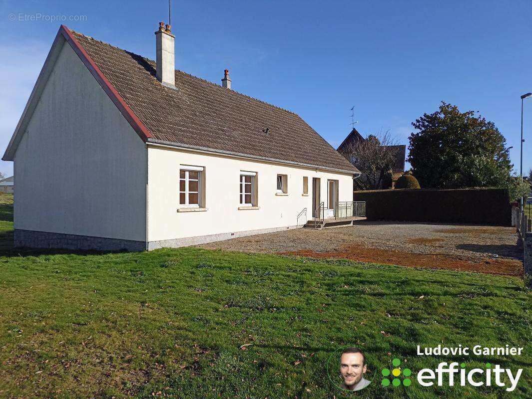 Maison à SAINT-HILAIRE-DU-HARCOUET