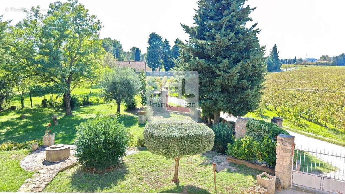 Maison à CAMARET-SUR-AIGUES