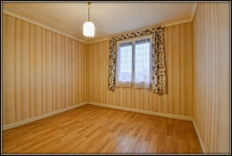 Maison à CHARENTON-DU-CHER