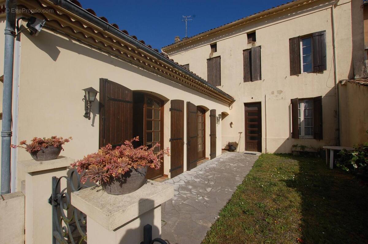 Photo 1 - Maison à ETAULIERS