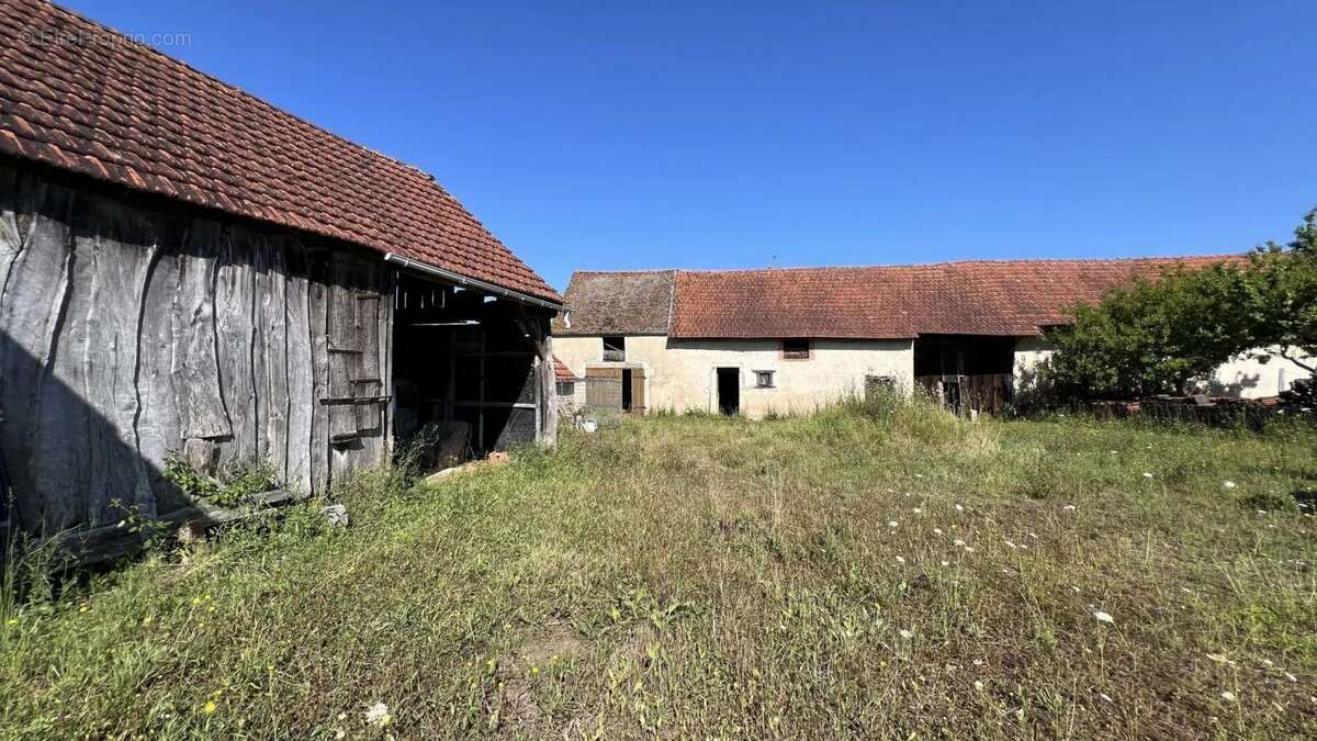 Maison à SAINT-GERVAIS-EN-VALLIERE