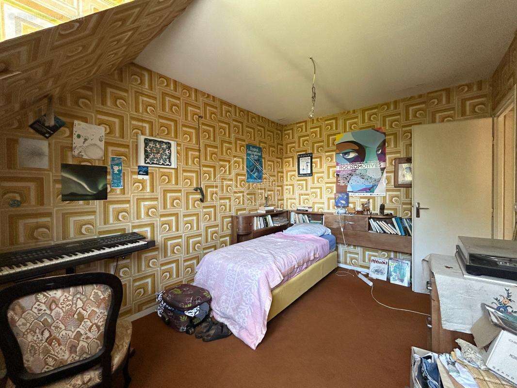 Maison 6 pièces 137 m² à rénover avec jardin, terrasse, sous-sol total et dépendance à Rosny-sur-Seine - photo 13