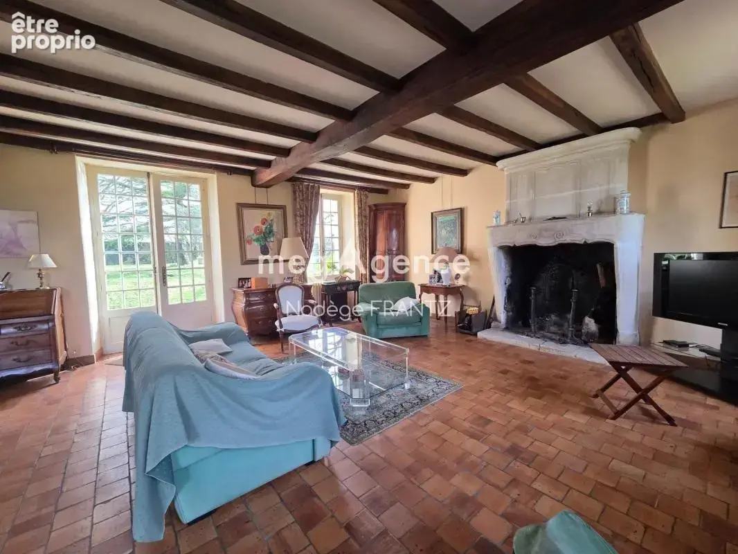 Essouvert (17400) – propriété de caractère avec deux maisons indépendantes, dépendances et terrain de 5 000 m² - photo 3
