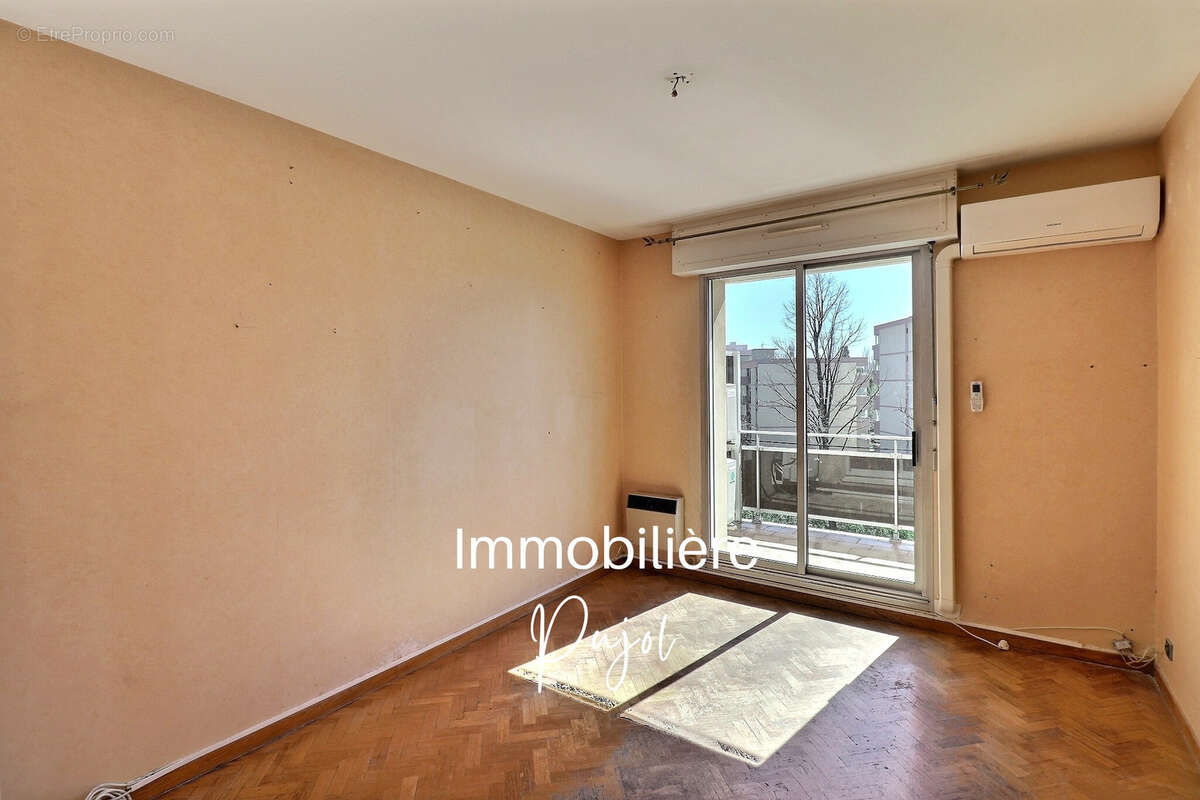 Appartement à MARSEILLE-12E