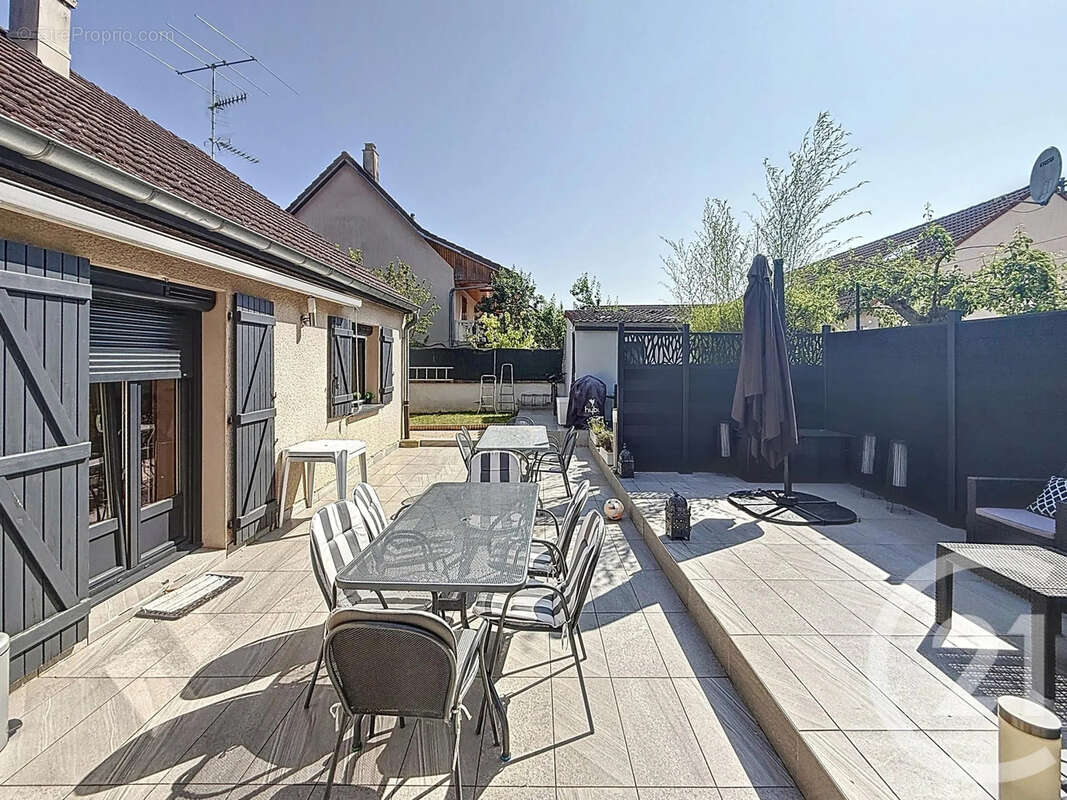 Maison à NEUILLY-LES-DIJON