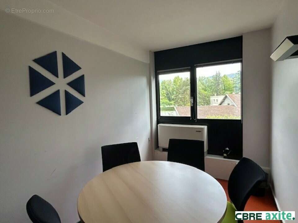 Commerce 765 m² à Meylan  - photo 8
