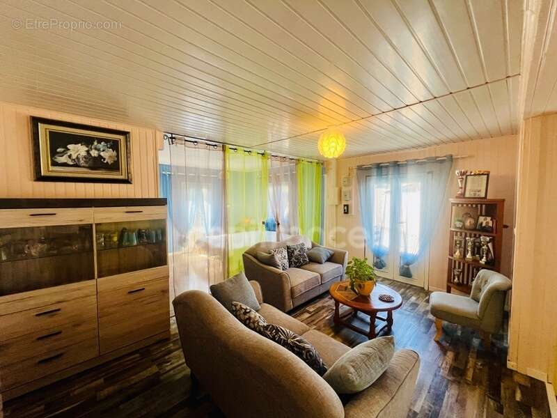 Maison à vendre 5 pièces LES MAKES (974) - photo 2