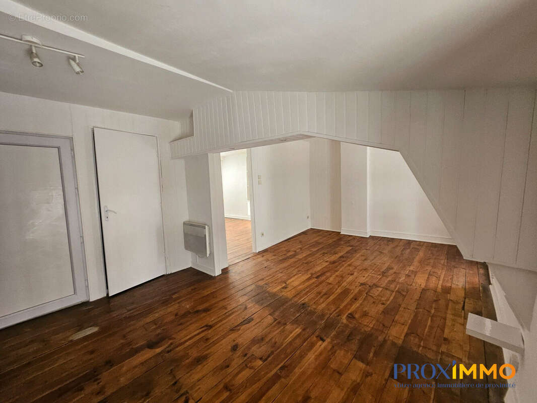 Appartement 31 m² à Rives  - photo 3