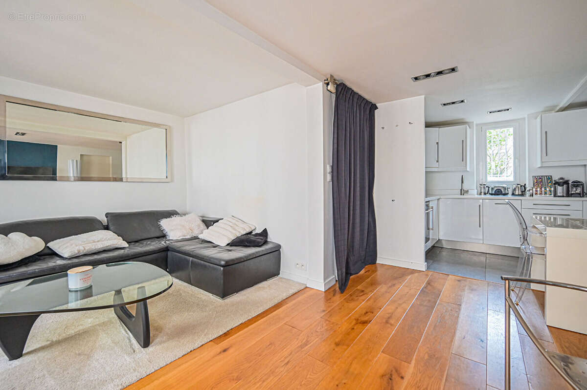 Appartement à PARIS-19E