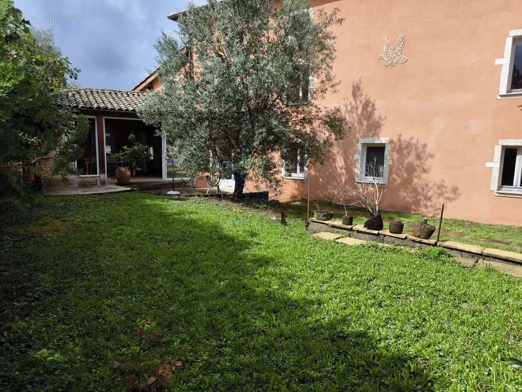 Maison à SAINT-ETIENNE-DES-OULLIERES