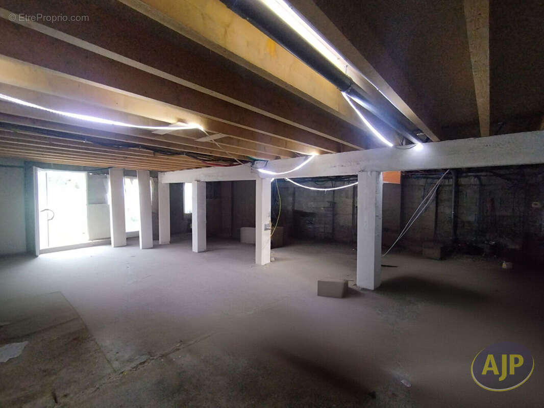 Maison à SAINT-ETIENNE-DU-BOIS