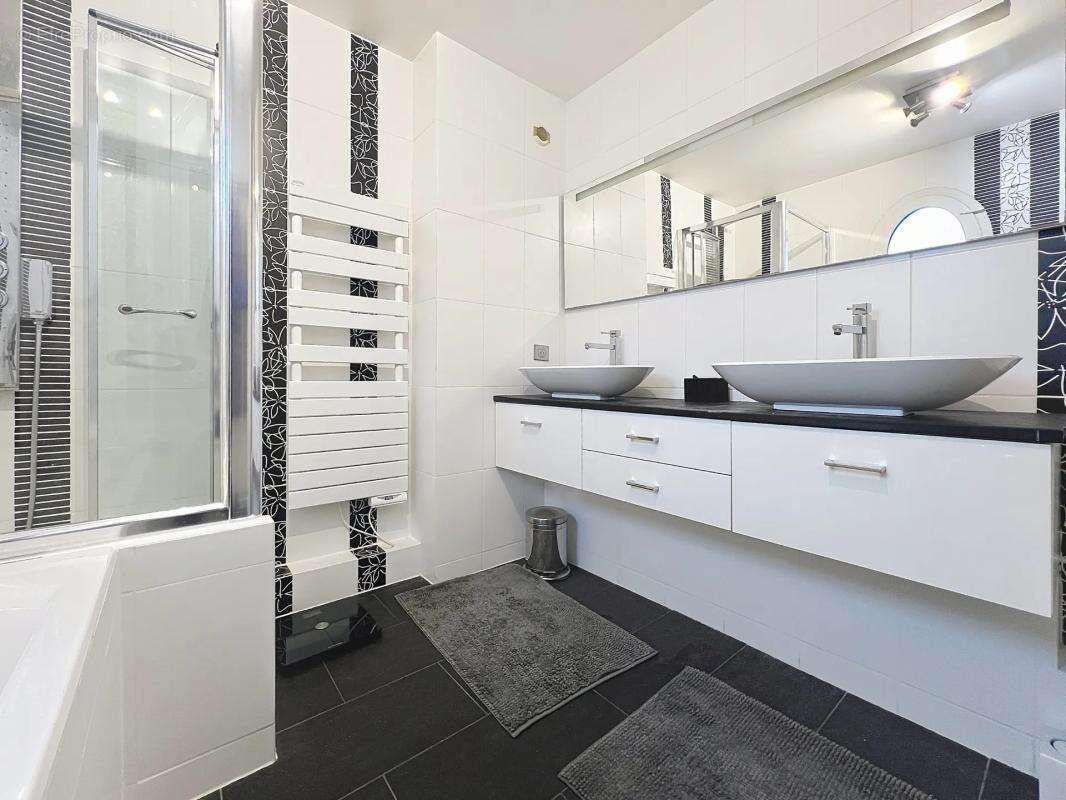 Maison à BAILLY-ROMAINVILLIERS