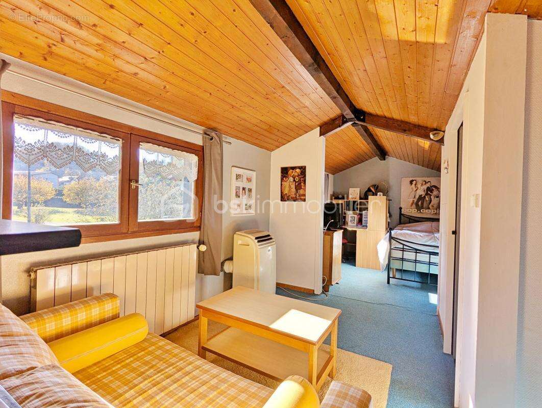 Maison à CHALLES-LES-EAUX