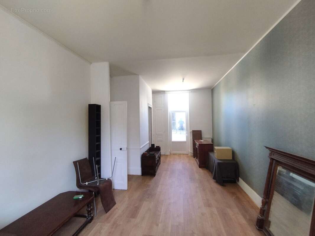 Maison à RUELLE-SUR-TOUVRE