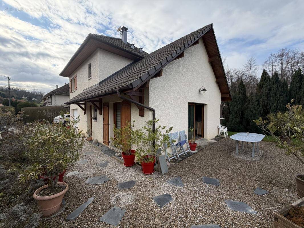 Maison à LEPIN-LE-LAC