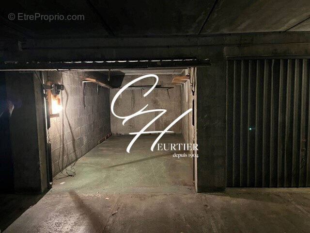 Parking à ECHIROLLES