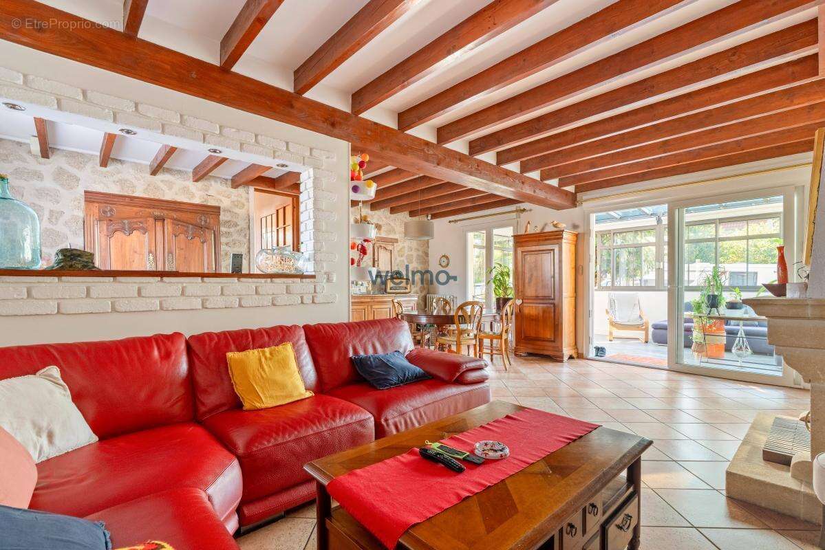 Maison à MAURECOURT