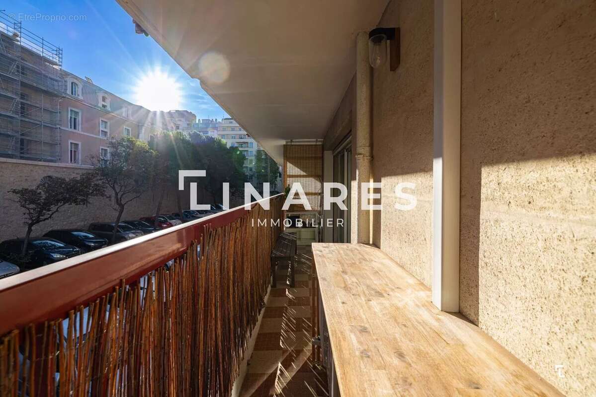 Appartement à MARSEILLE-7E