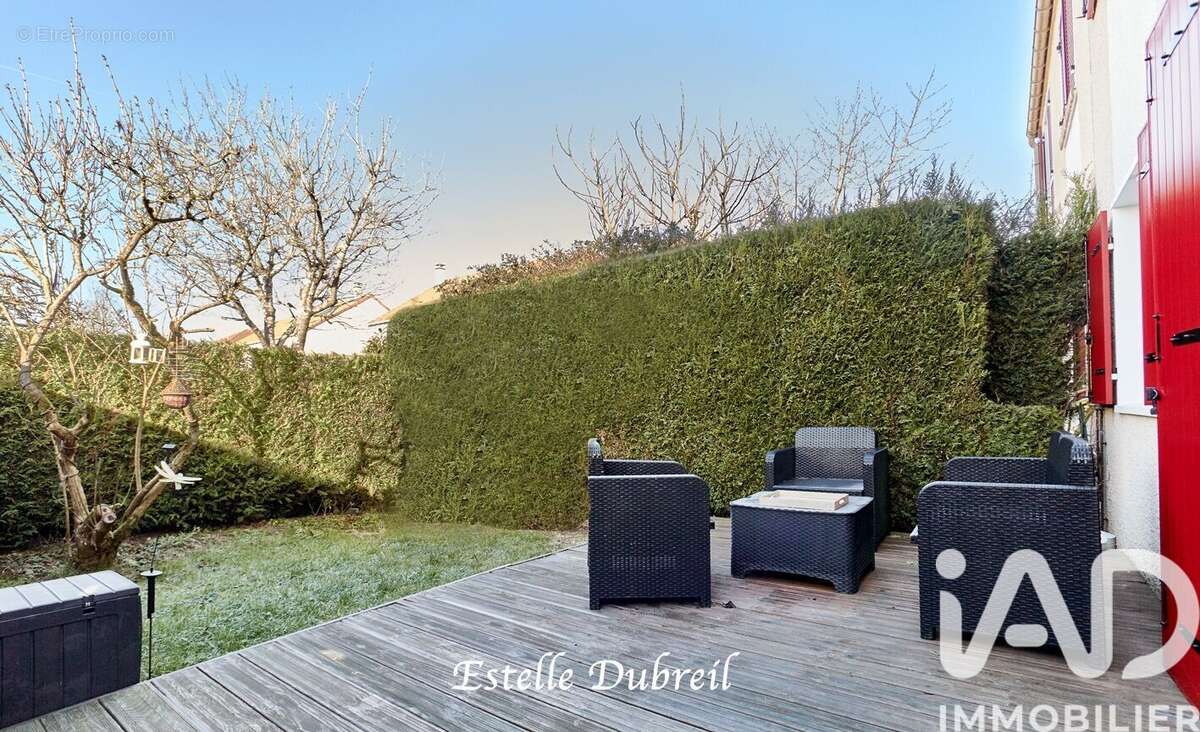 Photo 2 - Maison à VOISINS-LE-BRETONNEUX