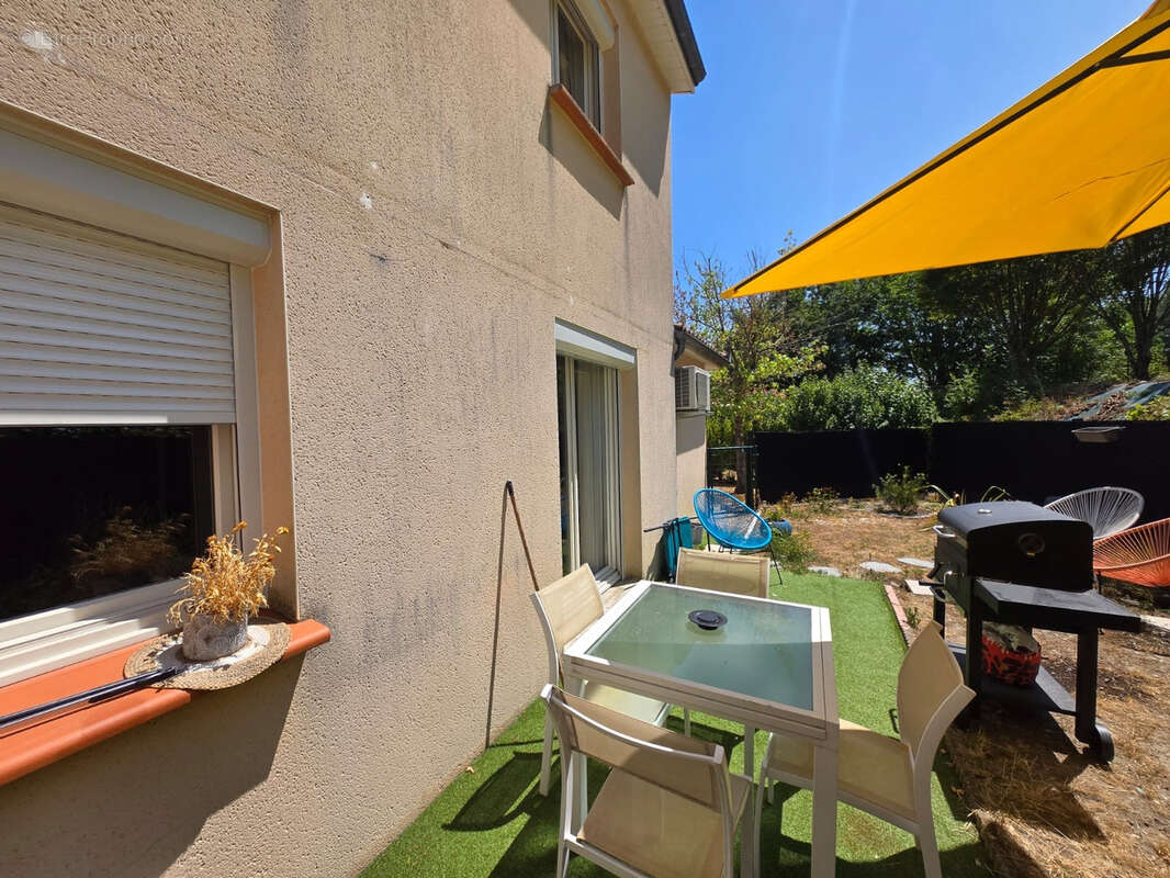 PINSAGUEL (31120) - Maison rénovée T4 en copropriété avec jardin - photo 8