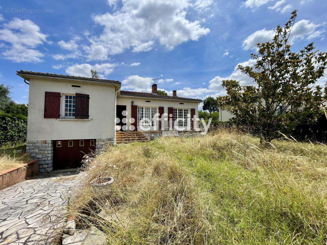 Maison 108 m² à Saint-Juery  - photo 2