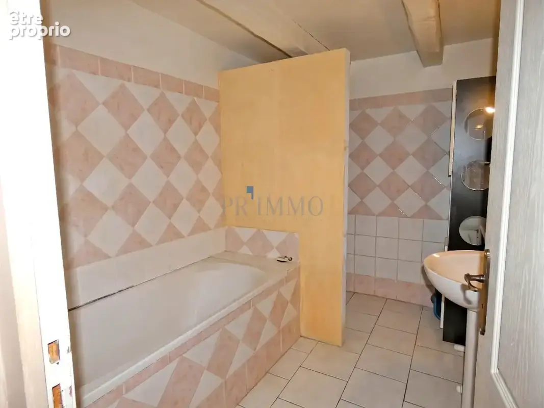 Appartement de 53 m2 au centre de taradeau 98 000 euros - photo 9