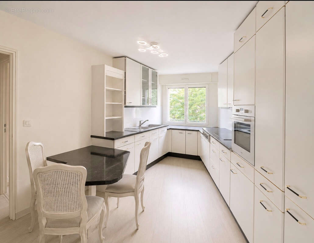 5 pièces avec 3 chambres et balcon - photo 4