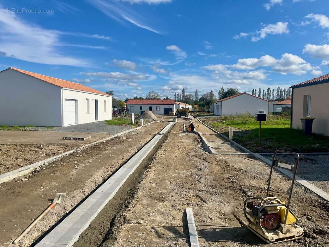 Terrain à BOIS-DE-CENE