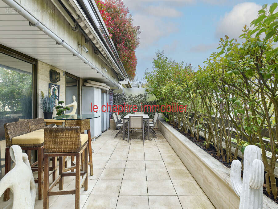 Appartement à NEUILLY-SUR-SEINE