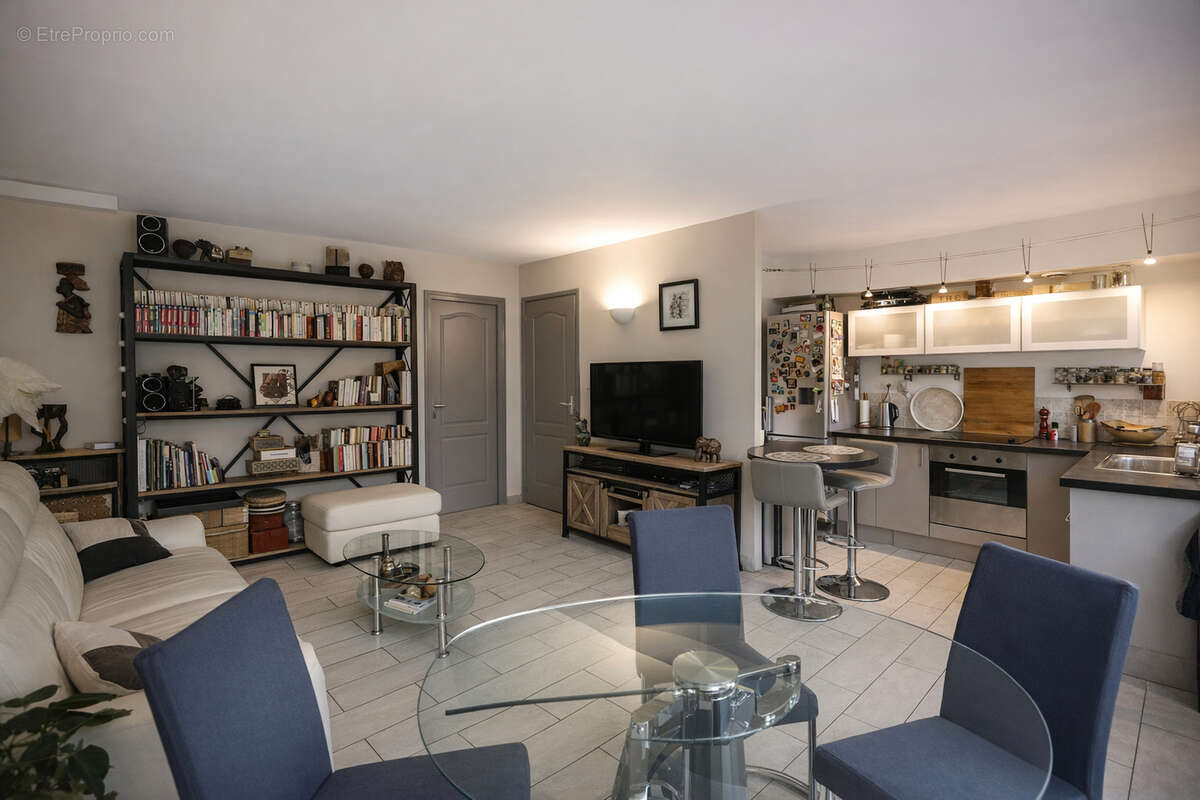 Appartement à LA QUEUE-LES-YVELINES