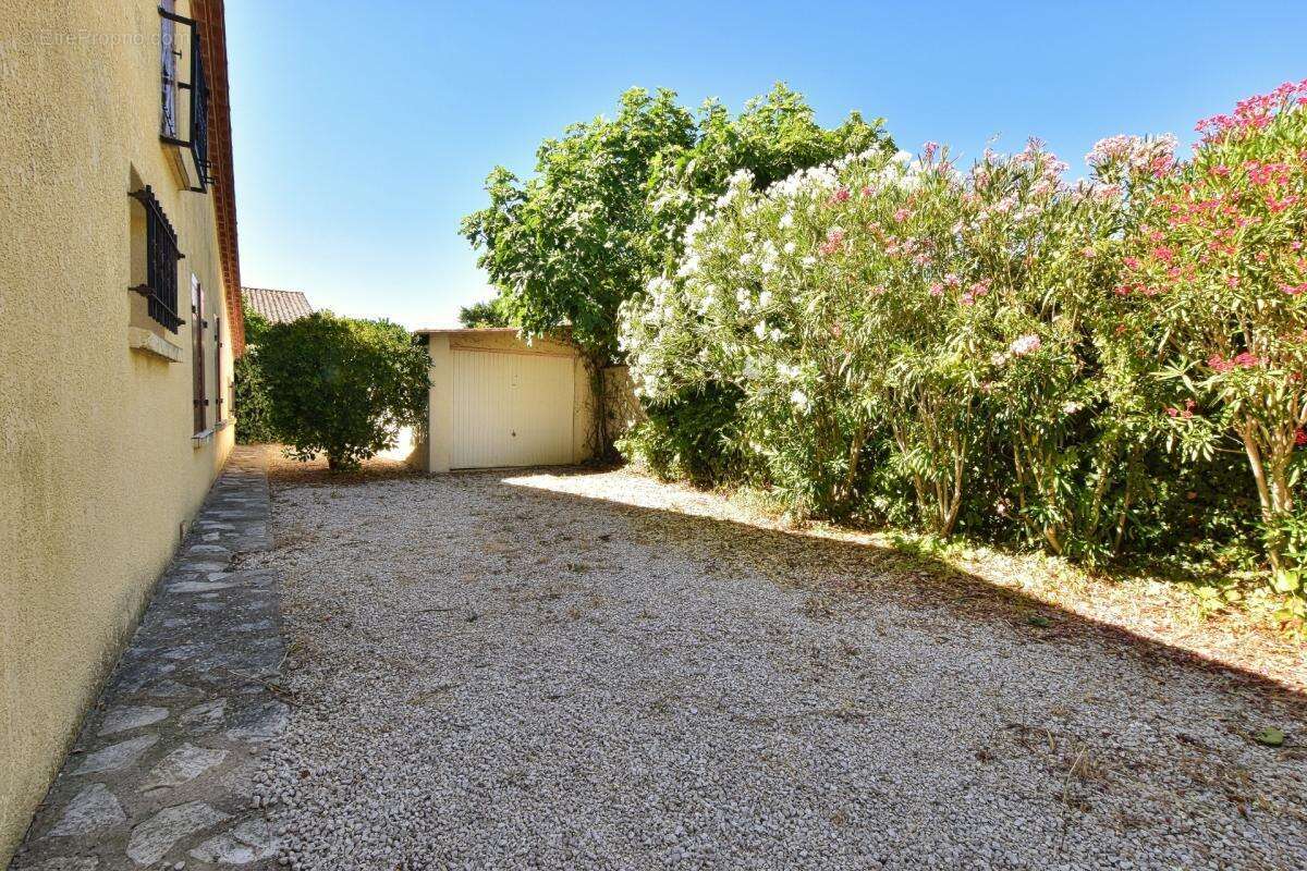 À 5 minutes de Gignac, villa de plain-pied dans un environnement paisible !!! SOUS OFFRE D'ACHAT ACCEPTÉE !!! - photo 18