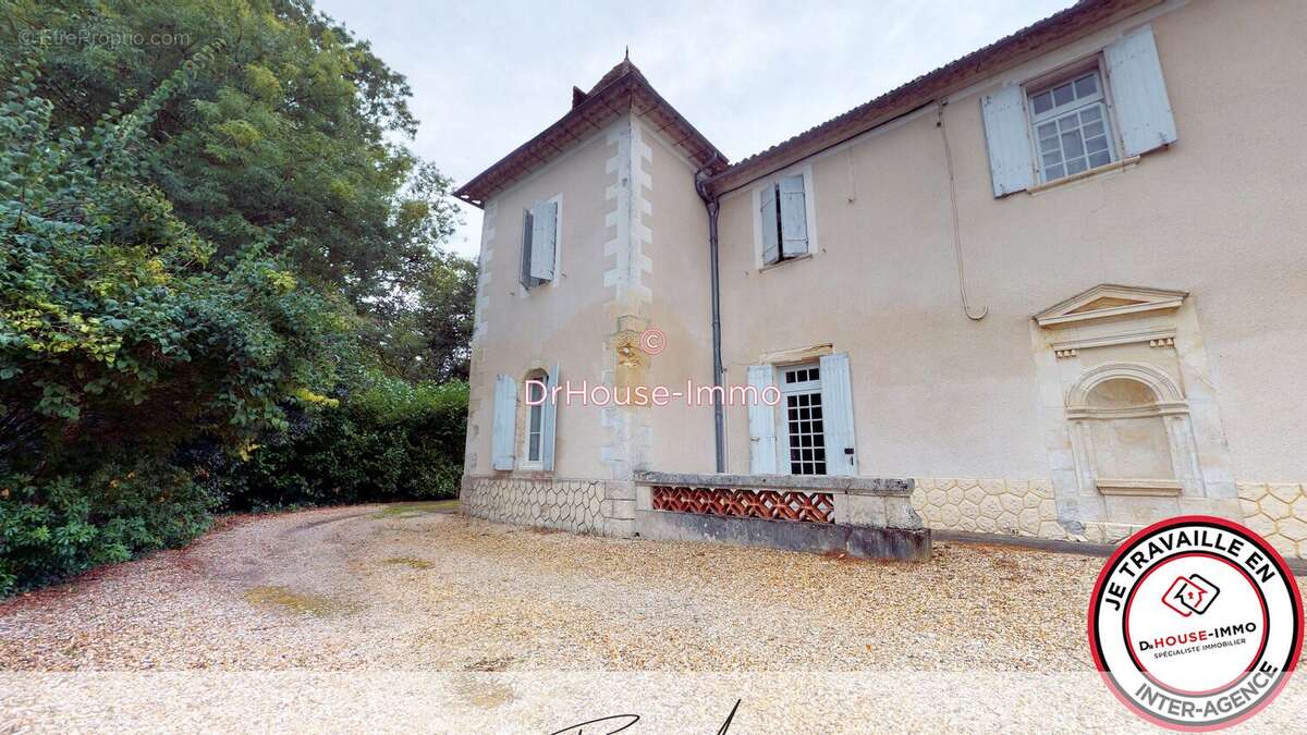 Maison 259 m² à Lugon-Et-L'ile-Du-Carnay  - photo 2